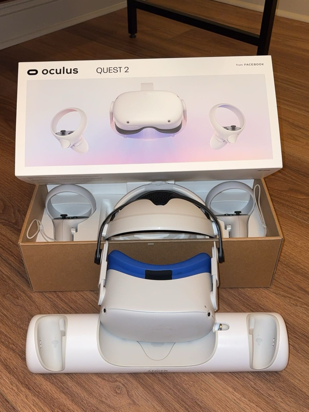 Oculus Quest 2 Headset with Comfort Pad and Controllers-original box and parts